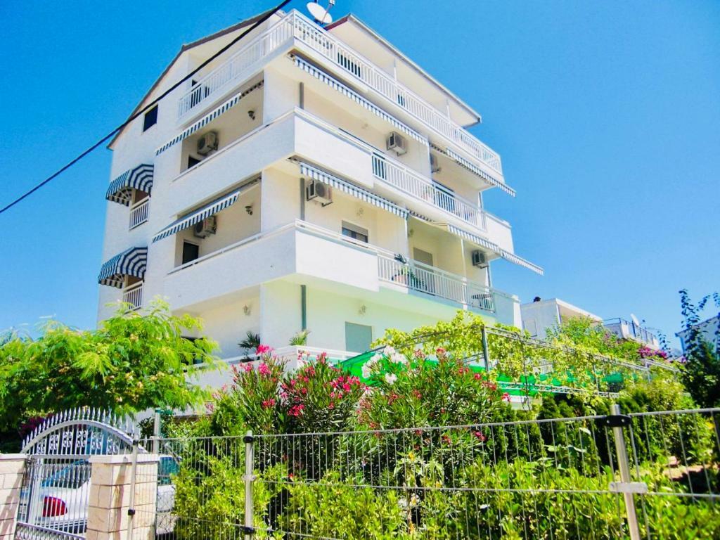Apartments Ruza Kastela Bagian luar foto